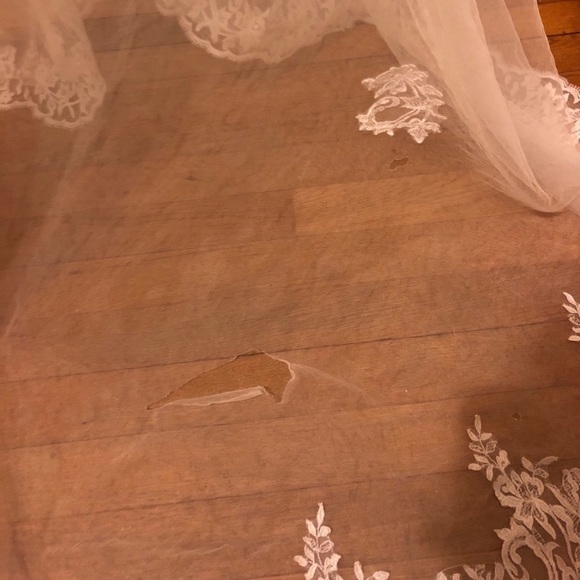 SOLD Galina Signature Wedding Dress - Picture 9 of 9